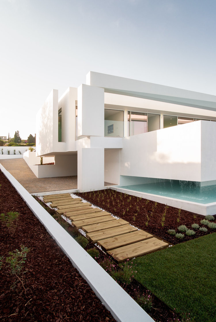 Casa cubo de gelo | Interior architecture design, Modern house design, Minimal architecture